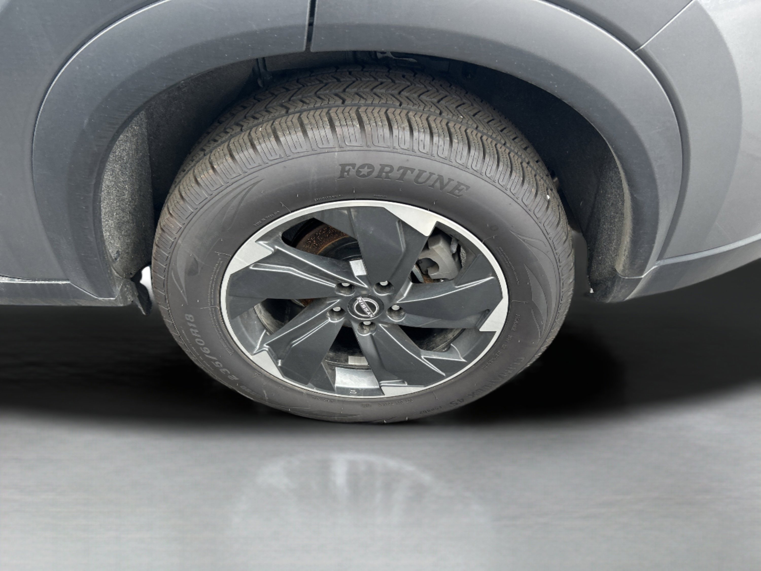 Used 2024 Nissan Rogue SV image 16