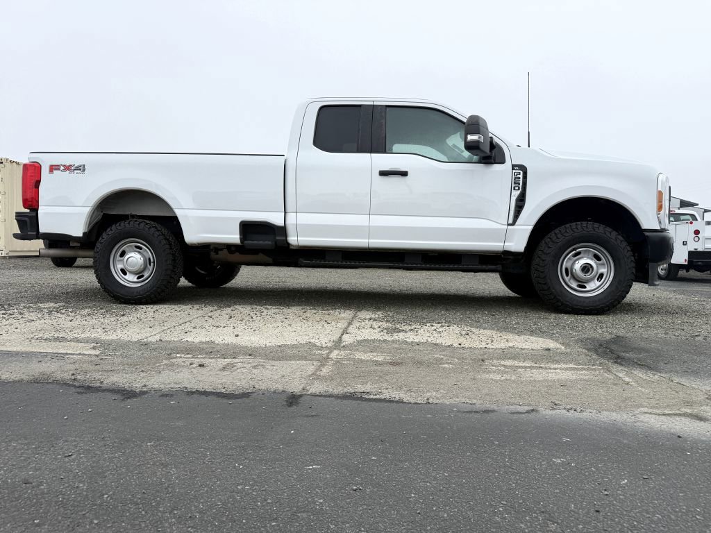 Used 2023 Ford F250 XL image 5