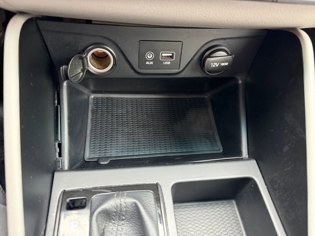 Used 2019 Hyundai Tucson SE image 18