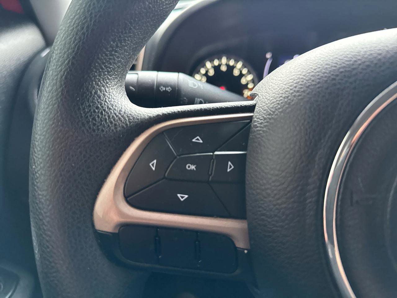 Used 2017 Jeep Renegade Sport w/ Power & Air Group image 15