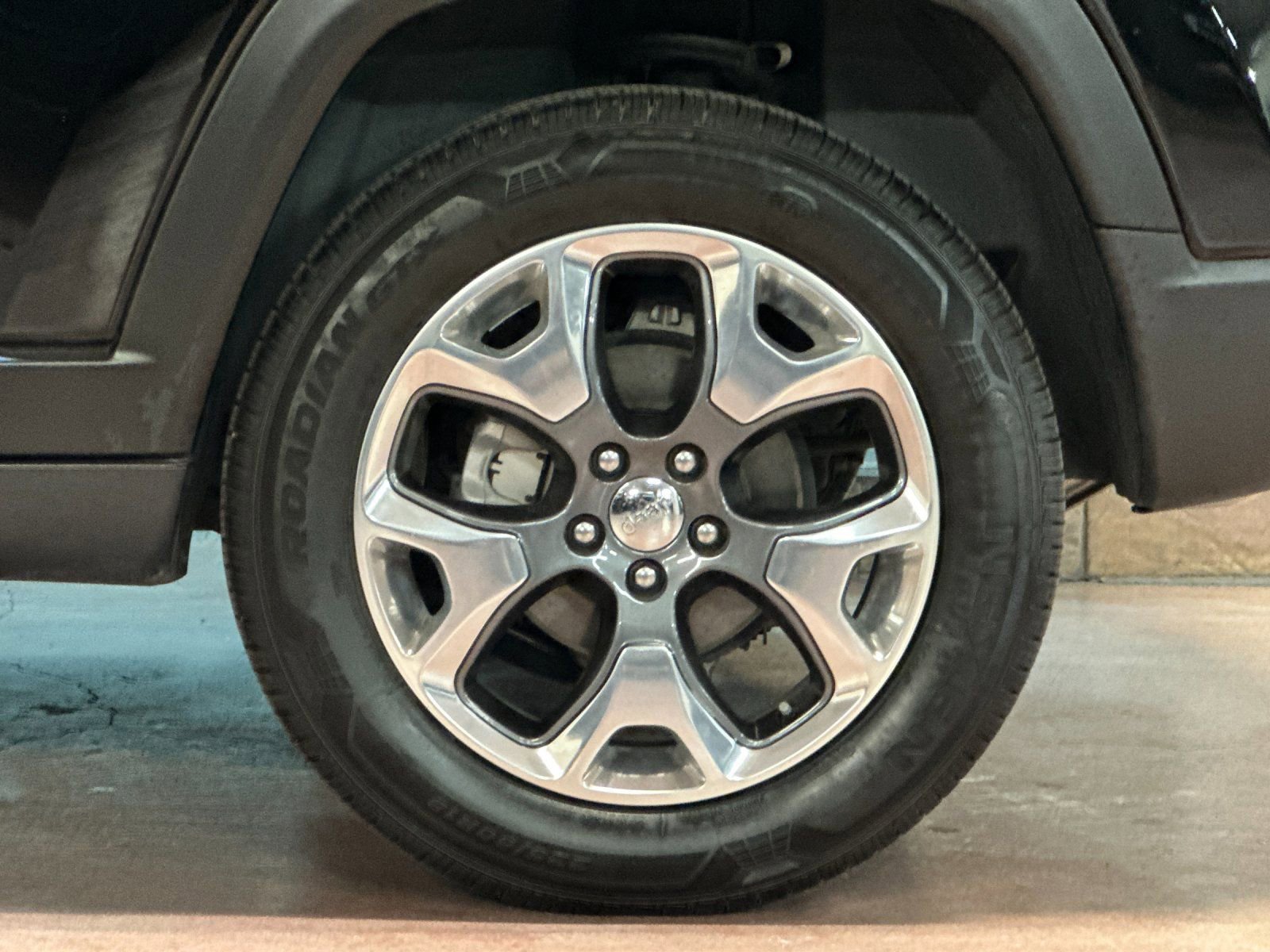 Certified 2021 Jeep Compass Limited image 24