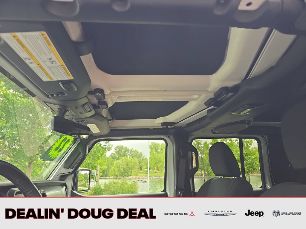 Used 2022 Jeep Gladiator Overland AWD/4WD image 22