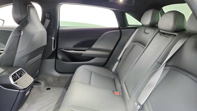Used 2024 Lucid Air Touring image 28