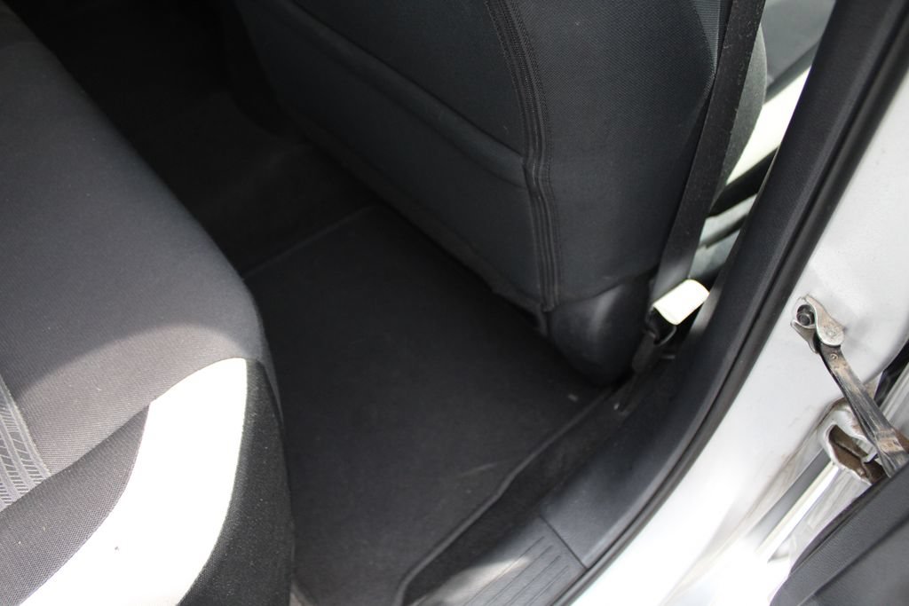 Used 2021 Nissan Versa SV FWD image 45