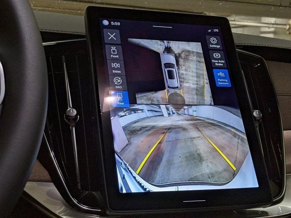 New 2026 Volvo XC90 B6 Plus w/ Protection Package Premier image 20