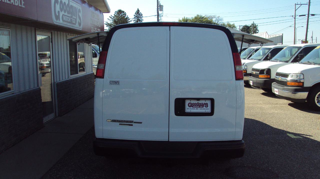 Used 2014 Chevrolet Express 1500 AWD image 7