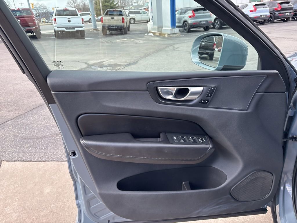 Certified 2023 Volvo XC60 B5 Plus w/ Climate Package image 15