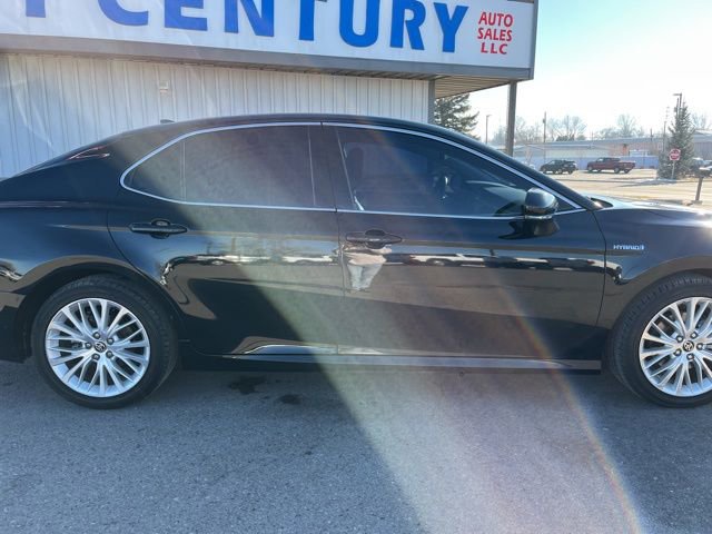 Used 2020 Toyota Camry XLE image 12