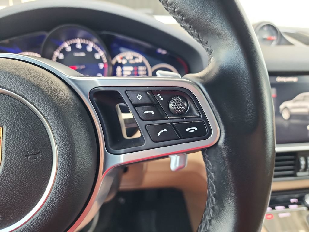 Used 2020 Porsche Cayenne AWD/4WD image 24