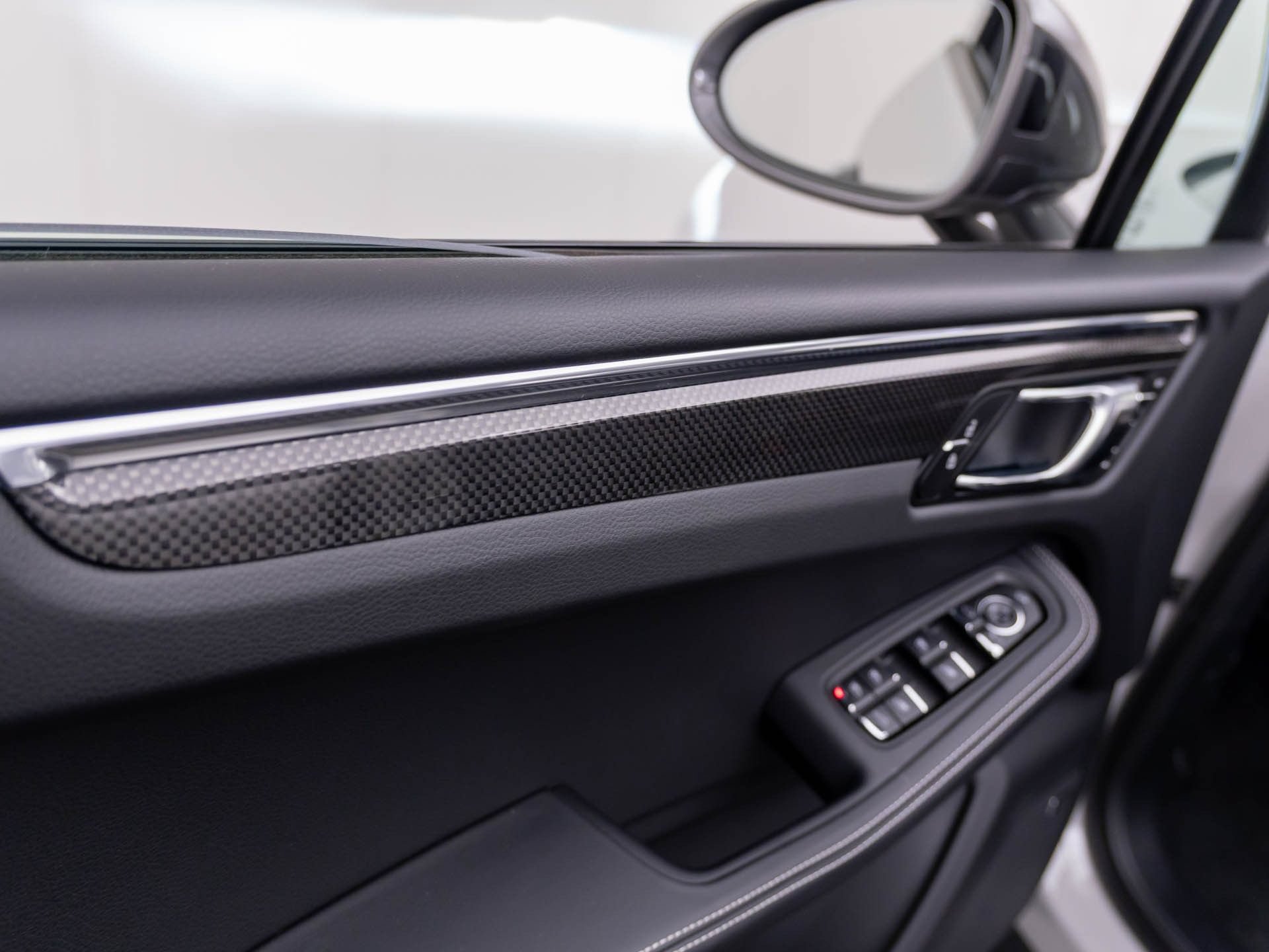 New 2026 Porsche Macan Turbo AWD/4WD image 15