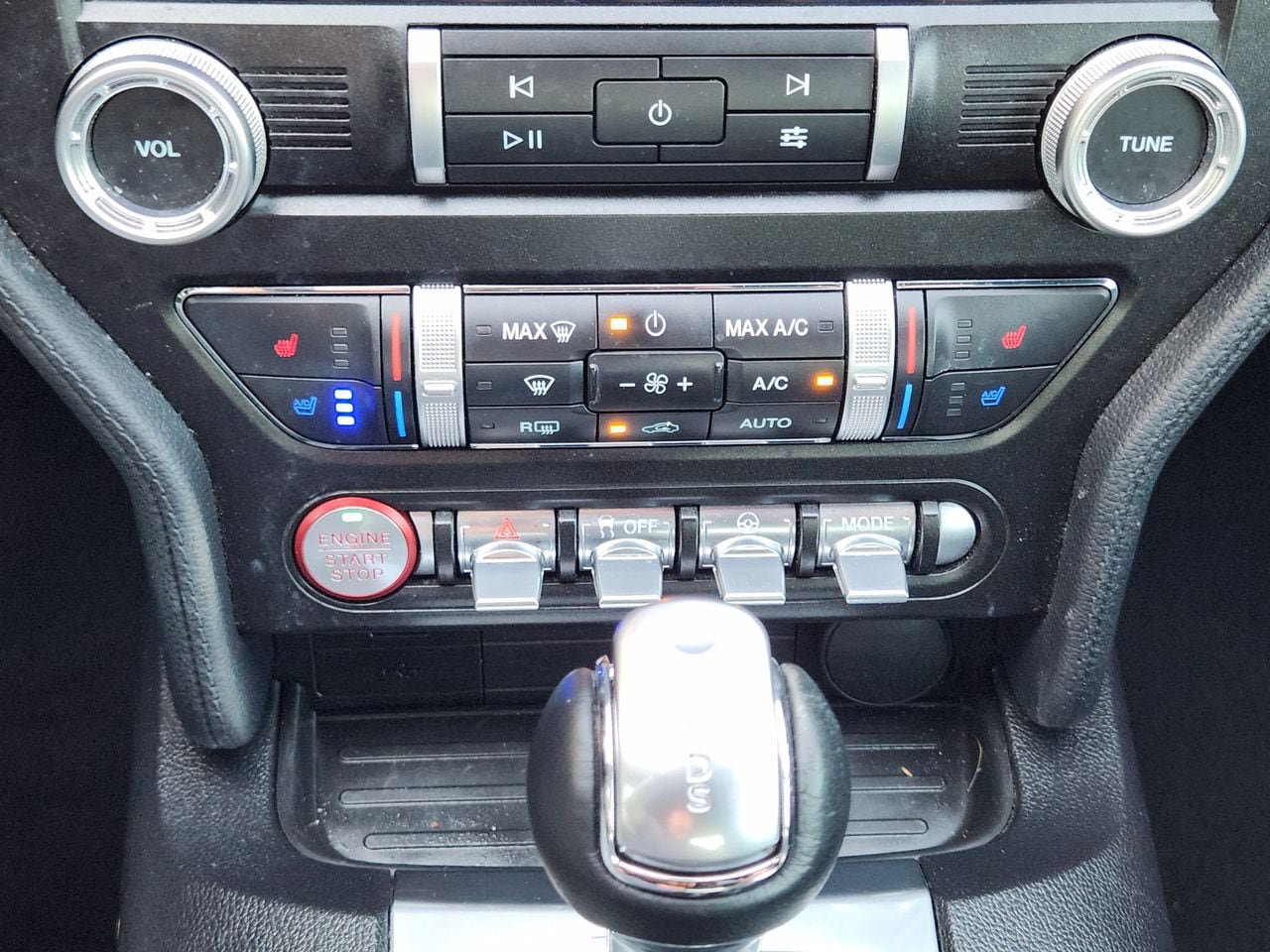 Used 2020 Ford Mustang Premium RWD image 18