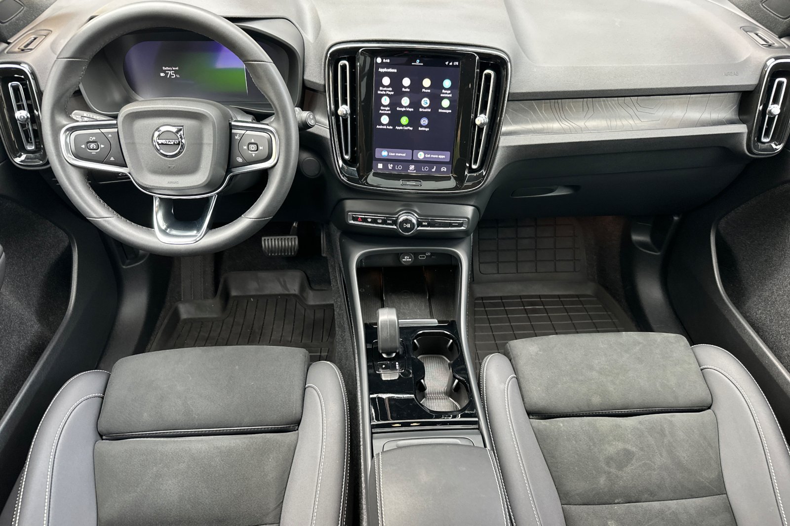 Used 2024 Volvo XC40 Recharge Ultimate w/ Protection Package Premier AWD/4WD image 15