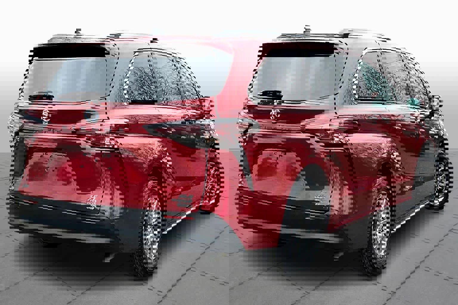 Certified 2024 Toyota Sienna XLE w/ XLE Plus Package image 13