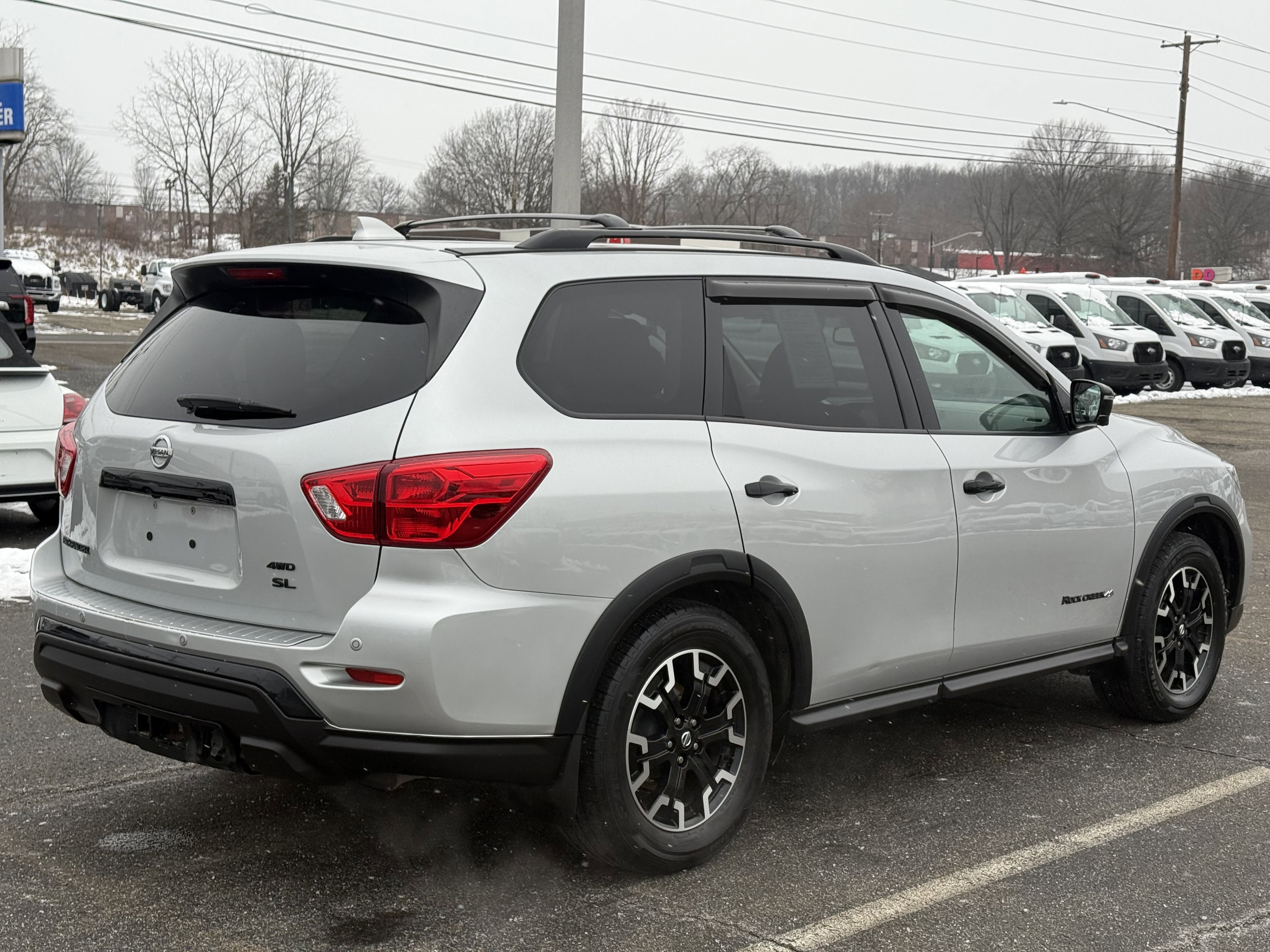 Used 2019 Nissan Pathfinder SL image 2