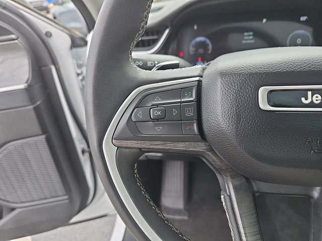 Used 2024 Jeep Grand Cherokee Limited AWD/4WD image 22