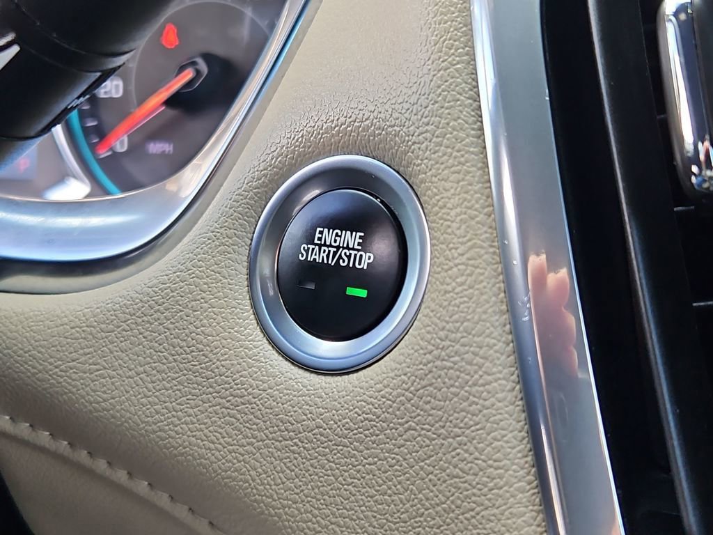 Used 2022 Chevrolet Traverse LT image 17