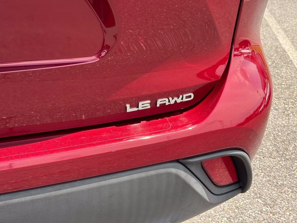 Used 2020 Toyota Highlander LE AWD/4WD image 14