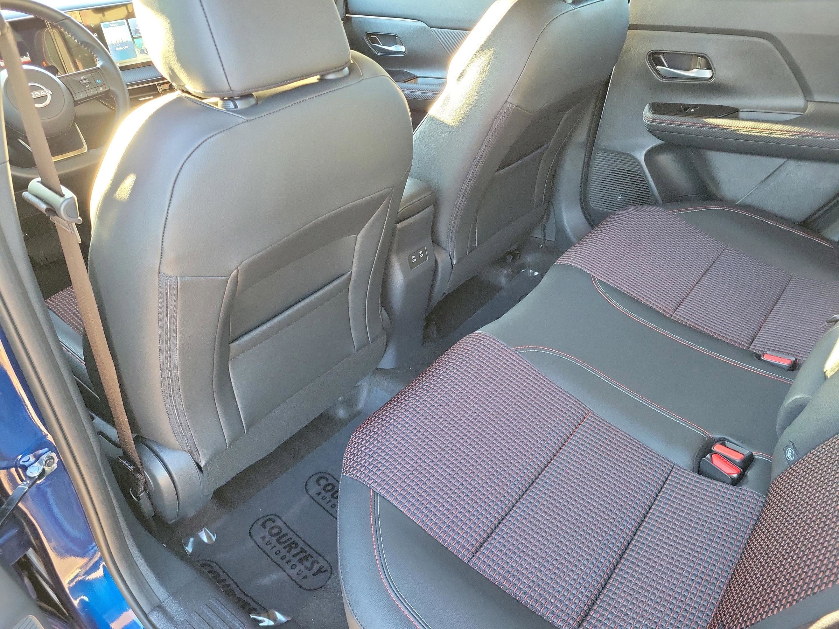 Certified 2025 Nissan Kicks SR image 10