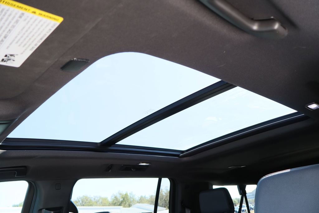 Used 2023 Chevrolet Suburban Z71 w/ Luxury Package image 23