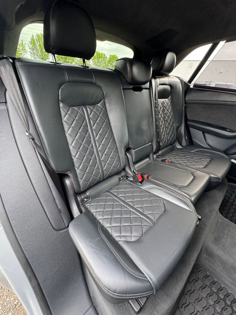 Used 2022 Audi SQ8 Prestige w/ Prestige Package AWD/4WD image 32