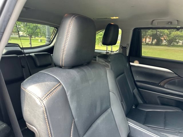Used 2019 Toyota Highlander XLE AWD/4WD image 26