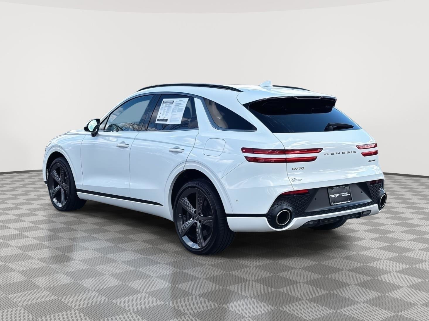 Used 2025 Genesis GV70 3.5T Sport w/ Sport Advanced Package AWD/4WD image 7