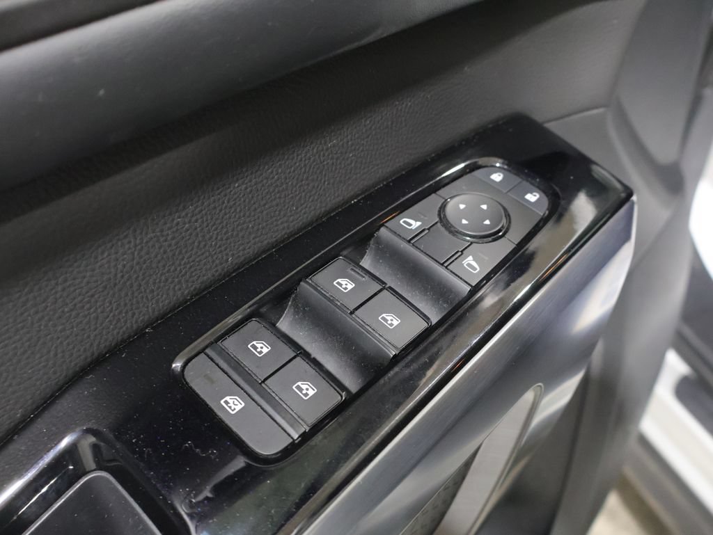Used 2023 Nissan Pathfinder SL w/ SL Premium Package AWD/4WD image 14