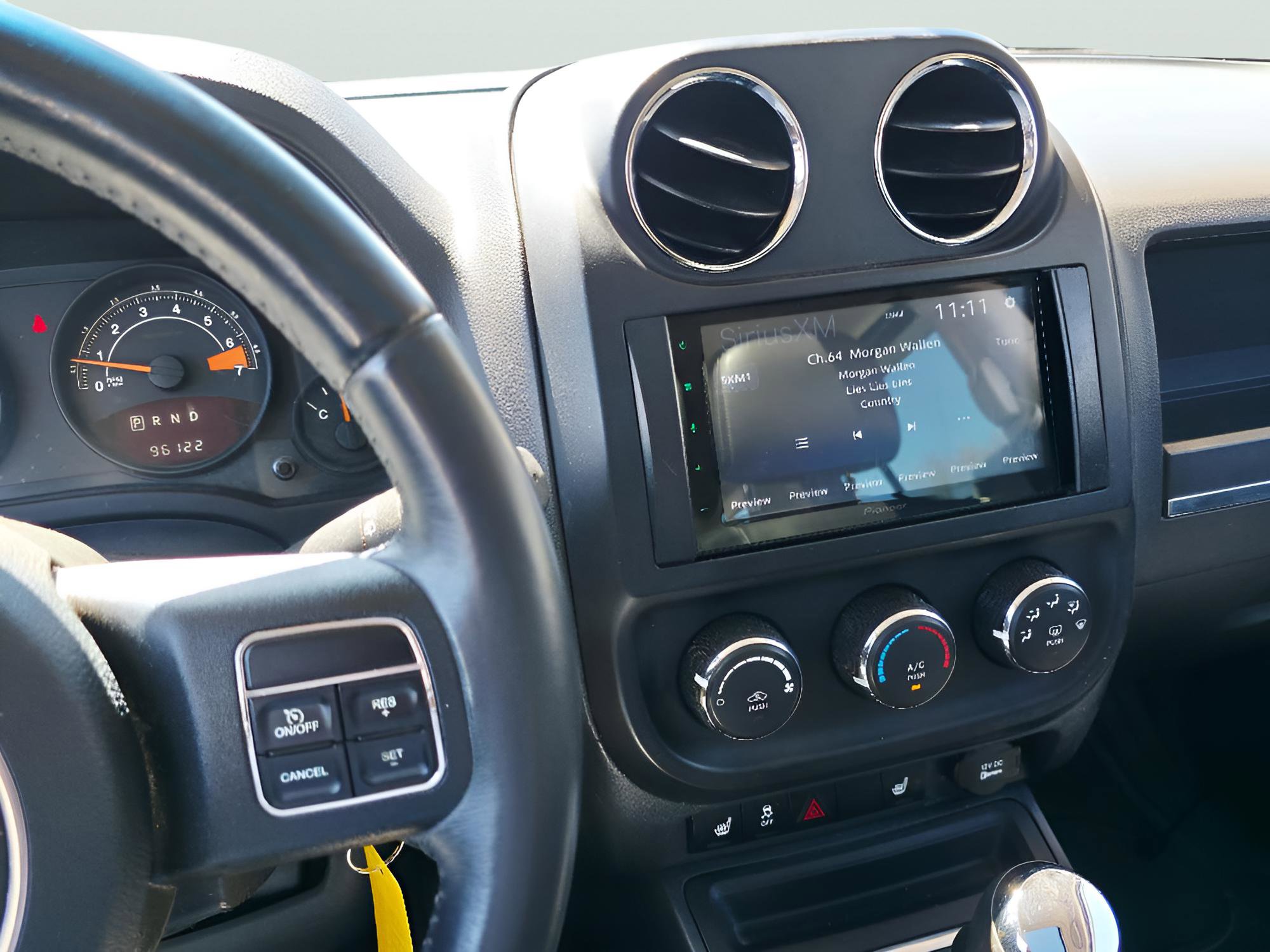 Used 2015 Jeep Patriot High Altitude AWD/4WD image 26