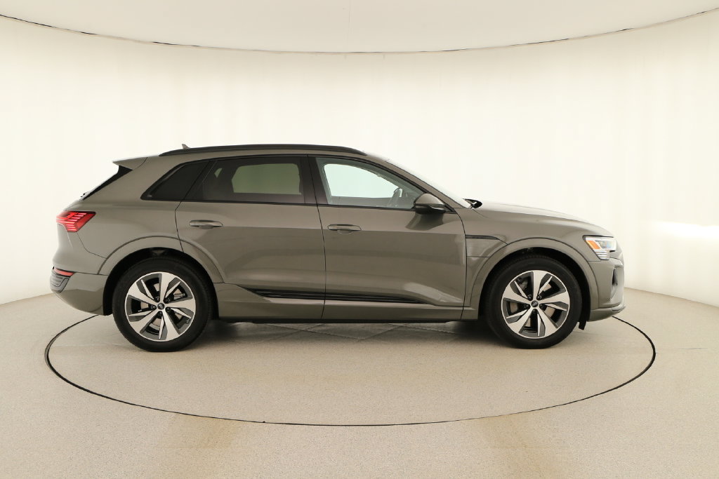 Certified 2024 Audi Q8 e-tron Premium Plus AWD/4WD image 8