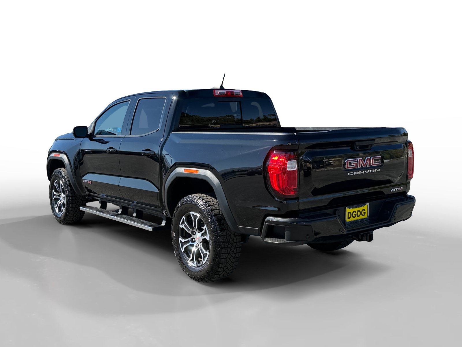 Used 2023 GMC Canyon AT4 w/ AT4 Premium Package AWD/4WD image 3