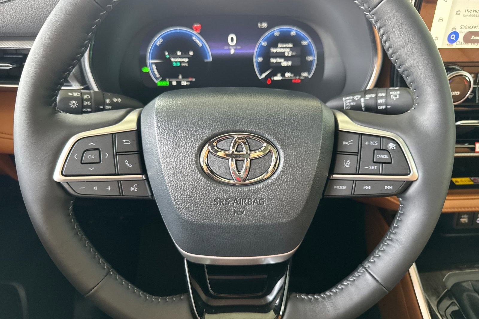 New 2026 Toyota Highlander Platinum image 15