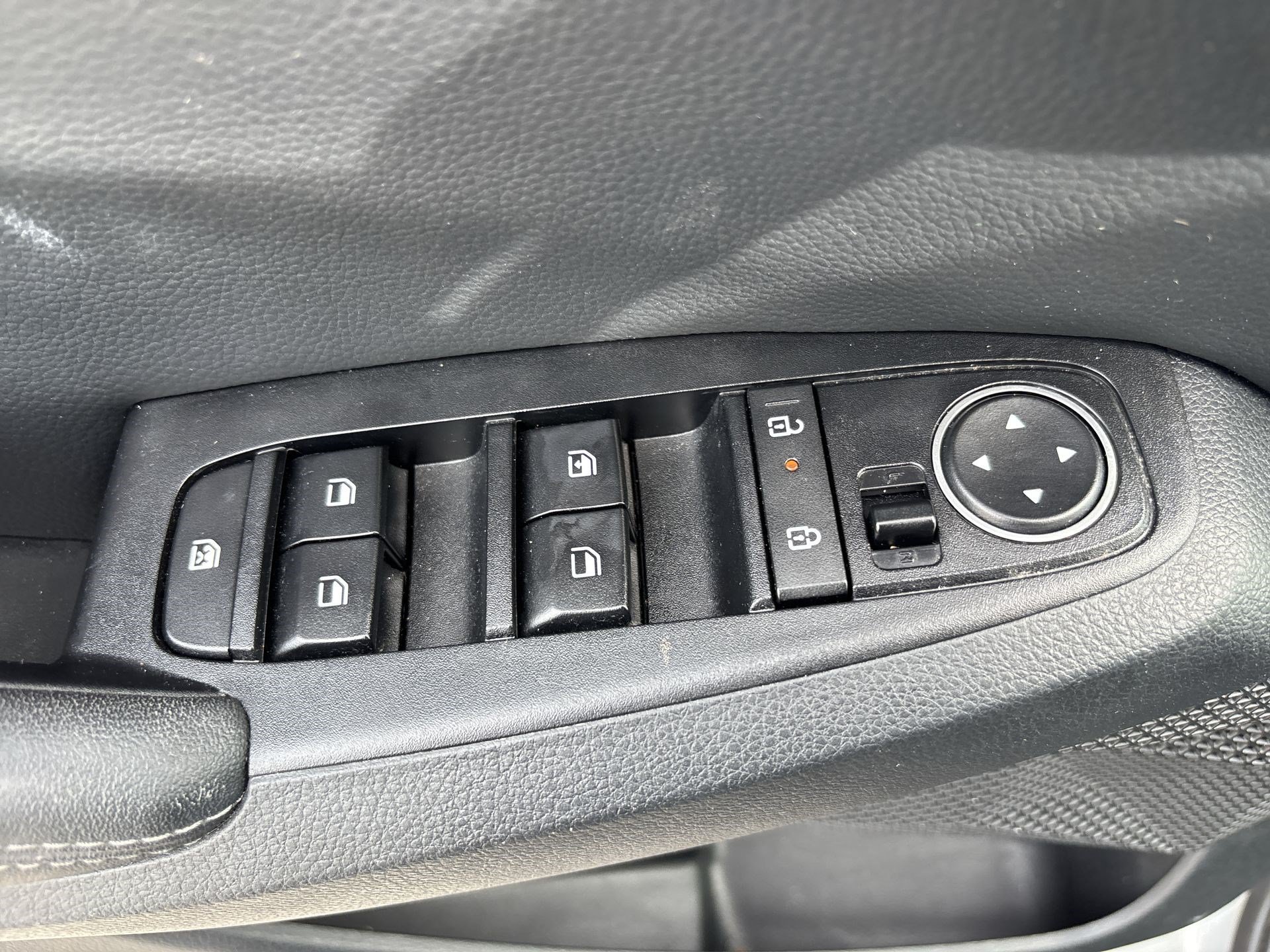 Used 2024 Kia Seltos S FWD image 15