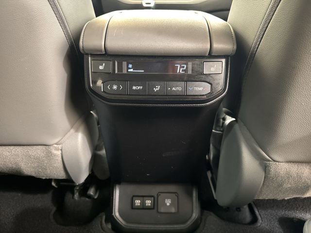 Used 2021 Toyota Highlander Platinum image 22