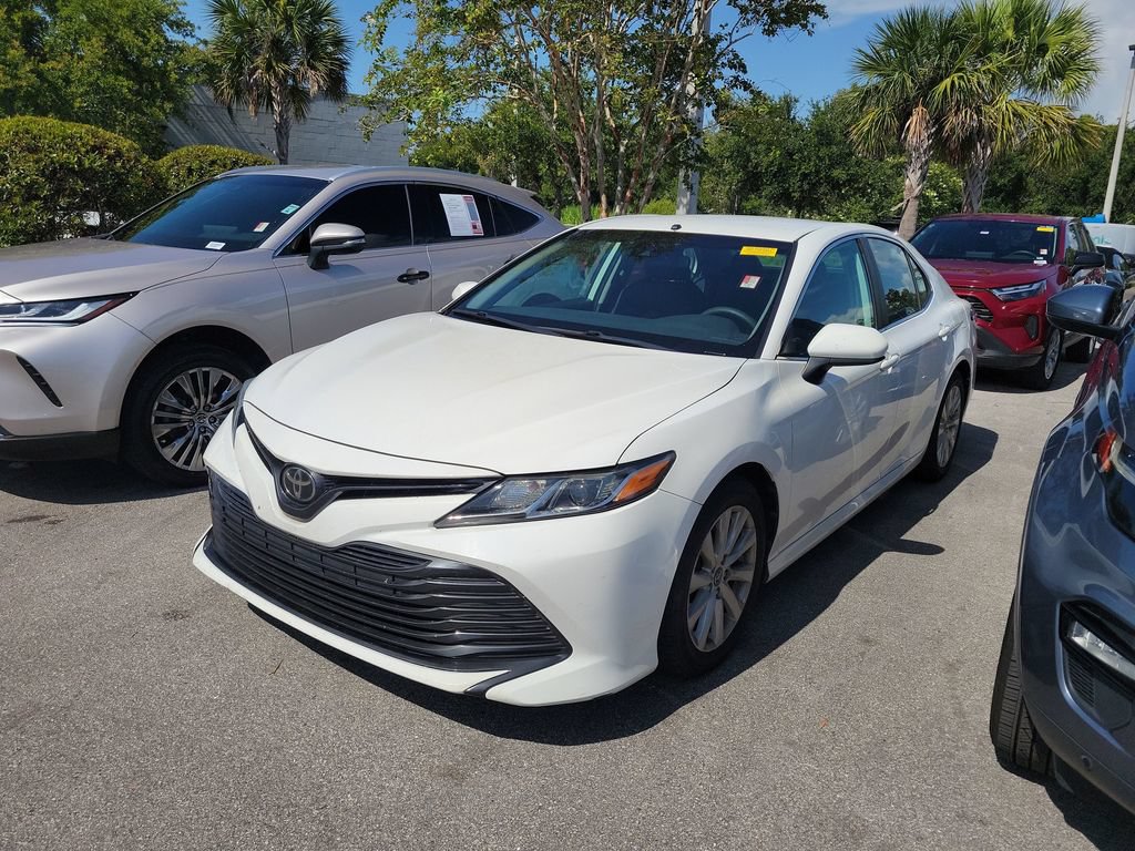 Used 2019 Toyota Camry LE FWD image 3