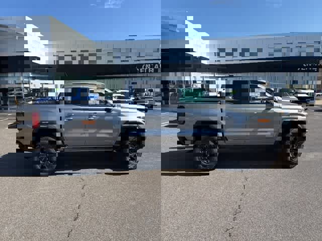 New 2025 GMC Canyon Elevation w/ Convenience Package image 8