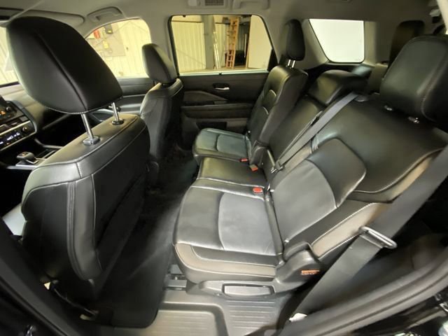 Used 2024 Nissan Pathfinder SL AWD/4WD image 24