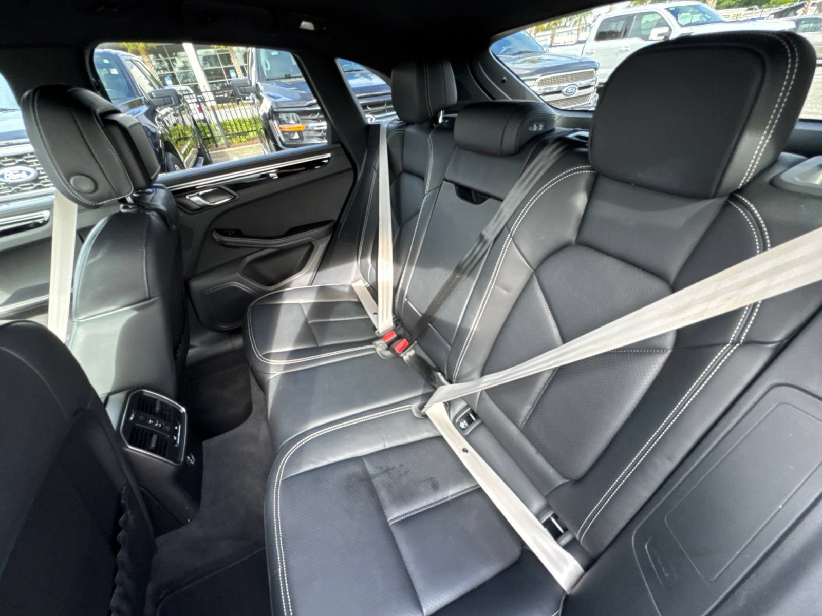 Used 2024 Porsche Macan Turbo AWD/4WD image 20