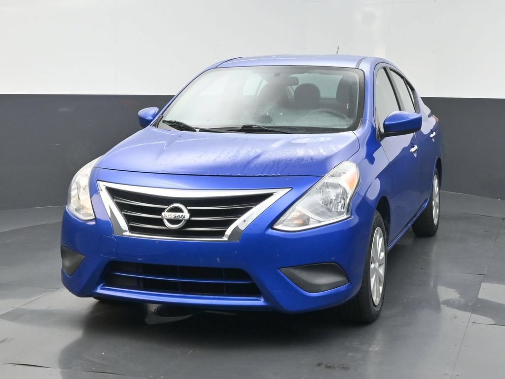 Used 2017 Nissan Versa SV FWD image 2