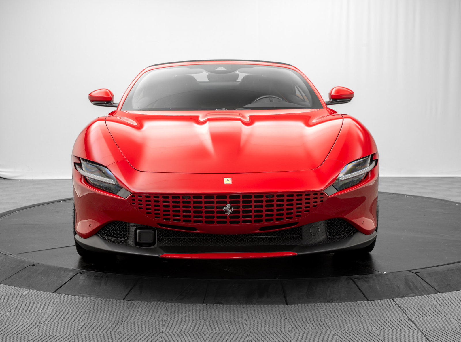Used 2026 Ferrari Roma Spider RWD image 10