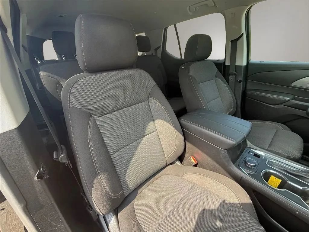 Used 2020 Chevrolet Traverse LS AWD/4WD image 24