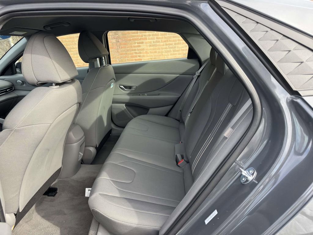 Certified 2025 Hyundai Elantra Sport image 12