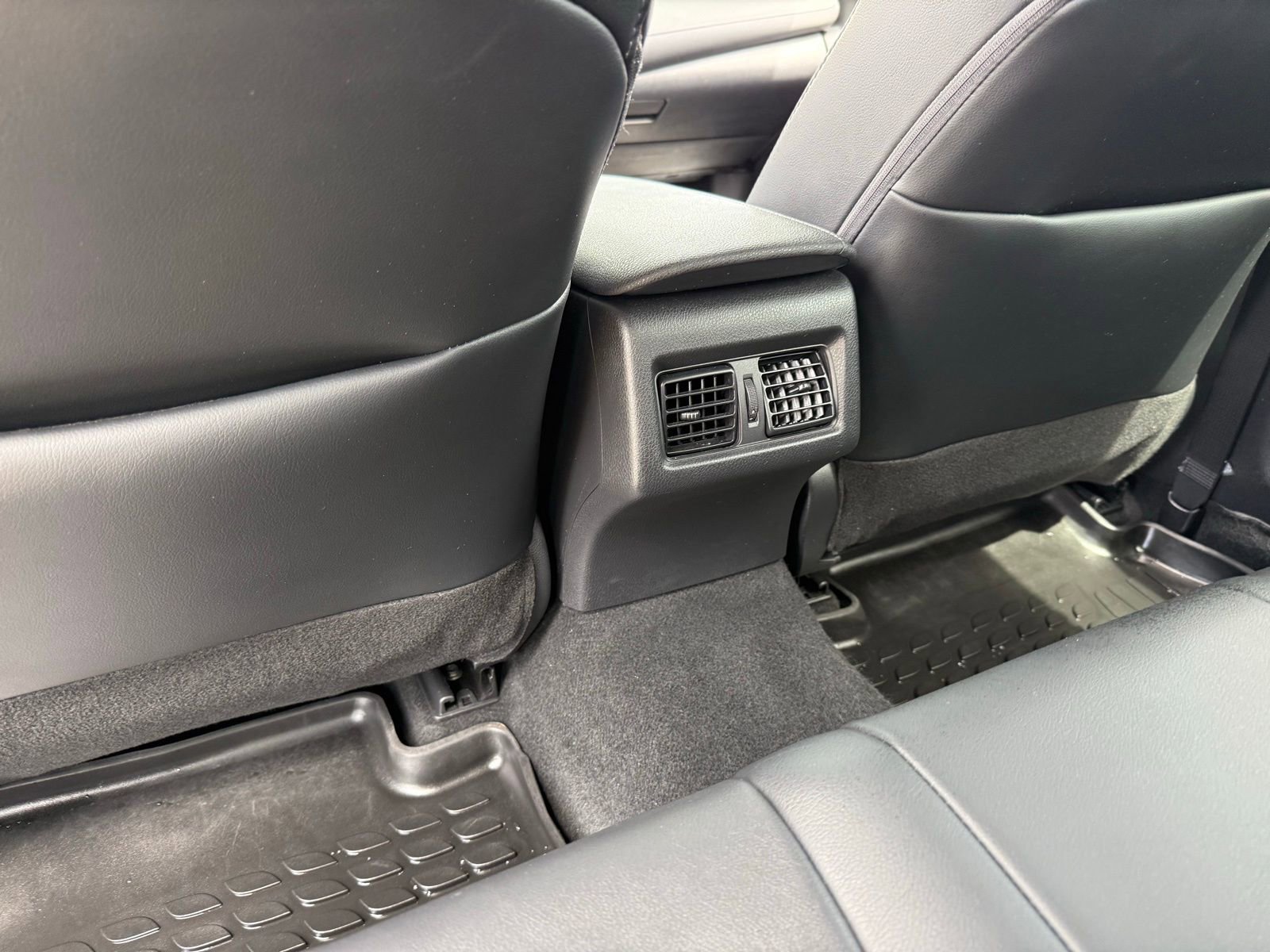 Used 2024 Toyota Camry XLE image 32