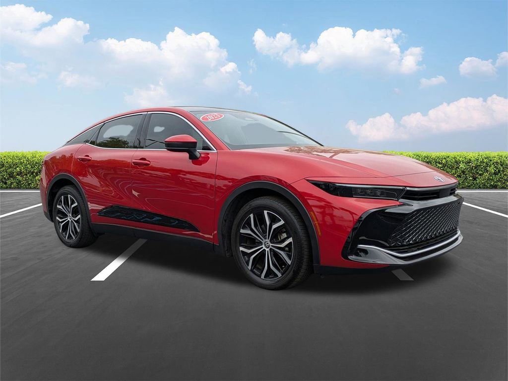 Used 2023 Toyota Crown Limited image 2