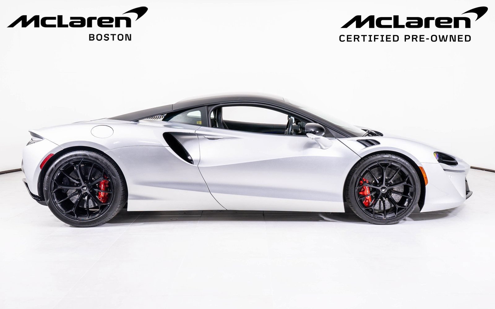 Used 2023 McLaren Artura RWD image 6