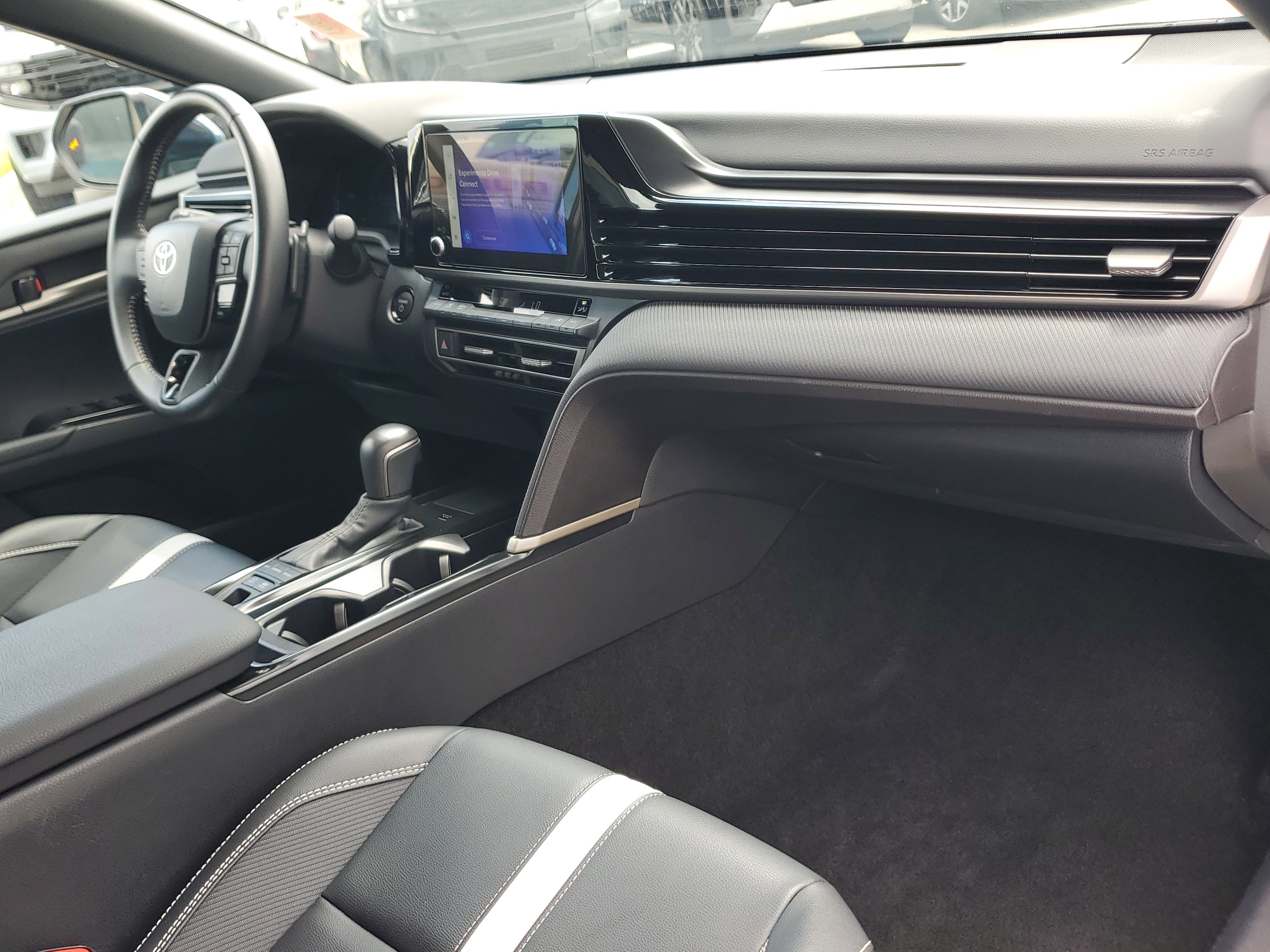 Used 2025 Toyota Camry SE FWD image 17