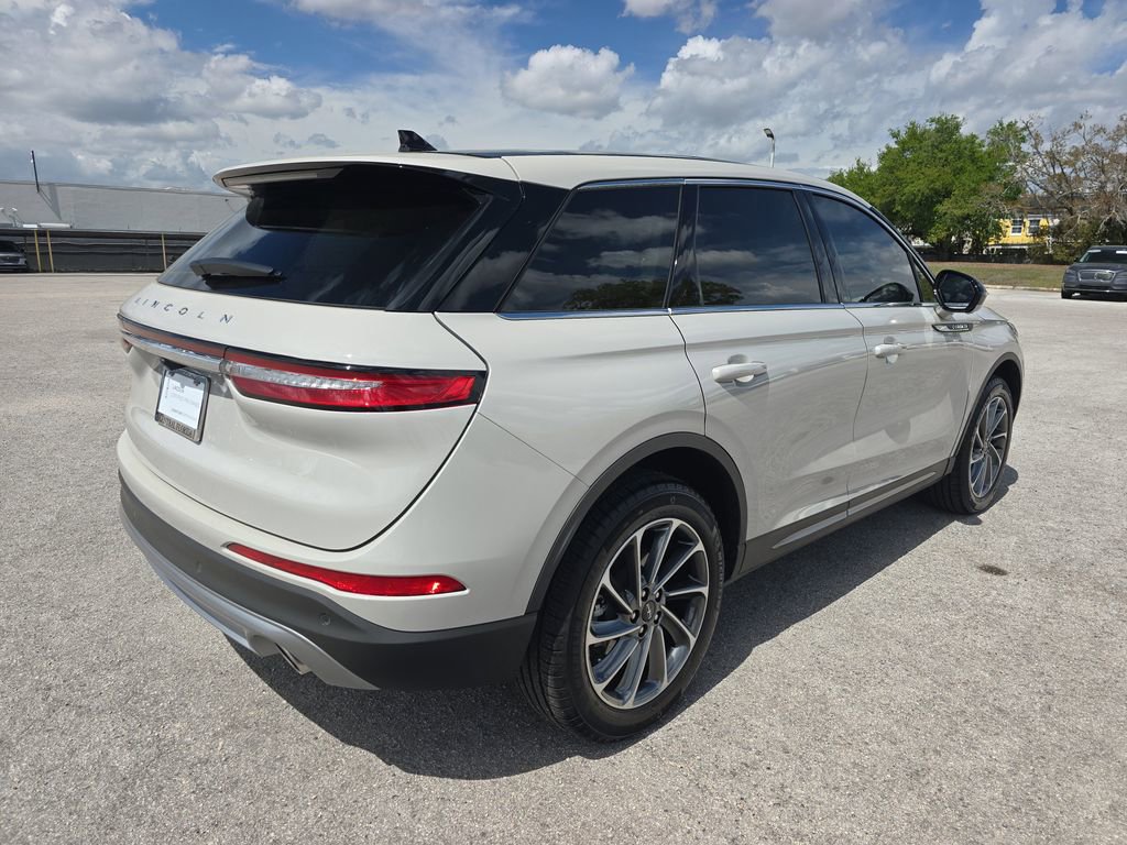 Used 2024 Lincoln Corsair FWD w/ Equipment Group 101A image 3