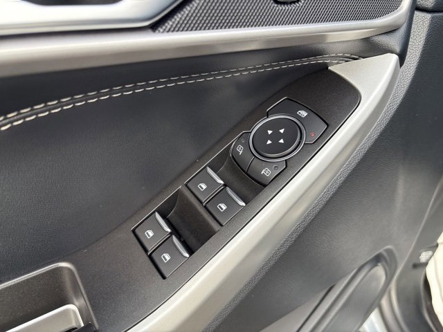 Used 2022 Ford Explorer XLT image 22