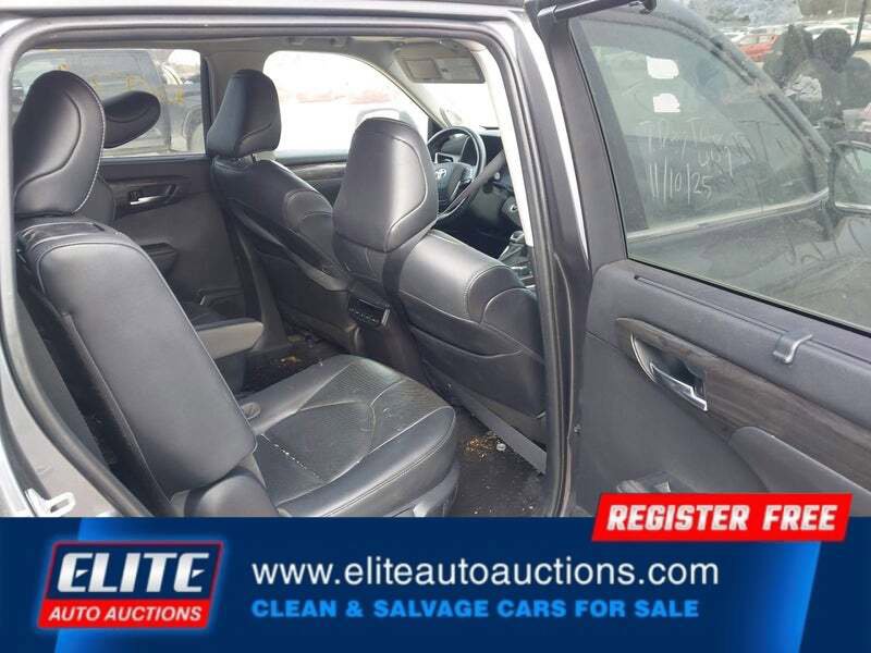 Used 2020 Toyota Highlander Limited image 16