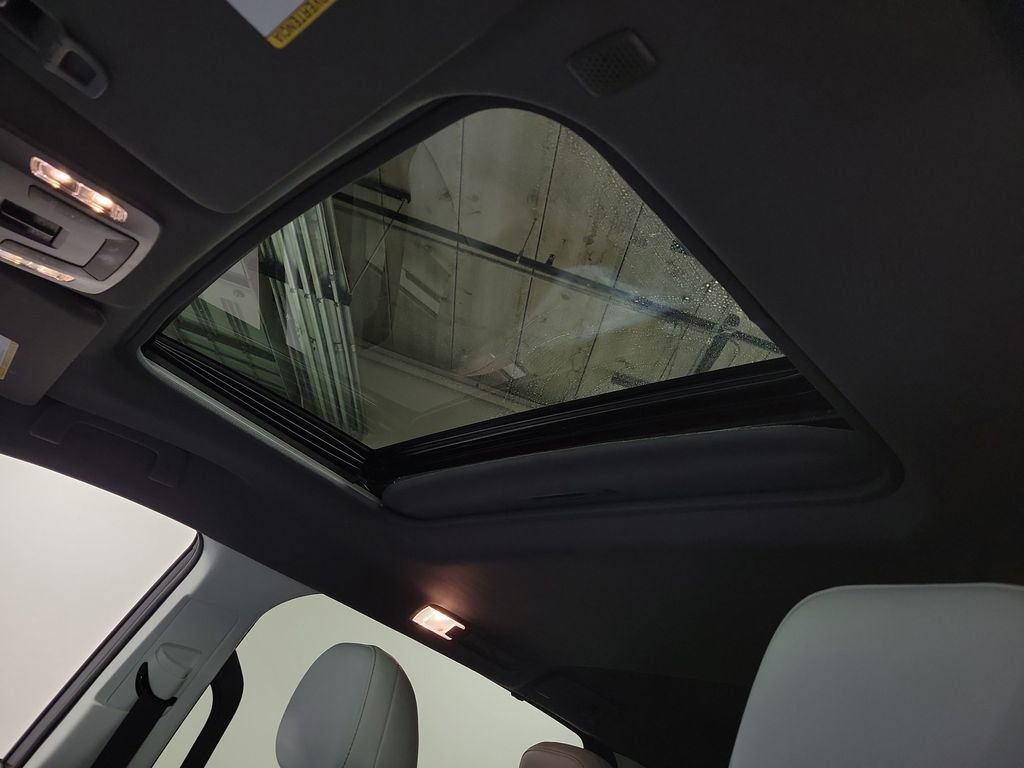 Used 2023 Toyota Sienna XSE w/ XSE Plus Package AWD/4WD image 14