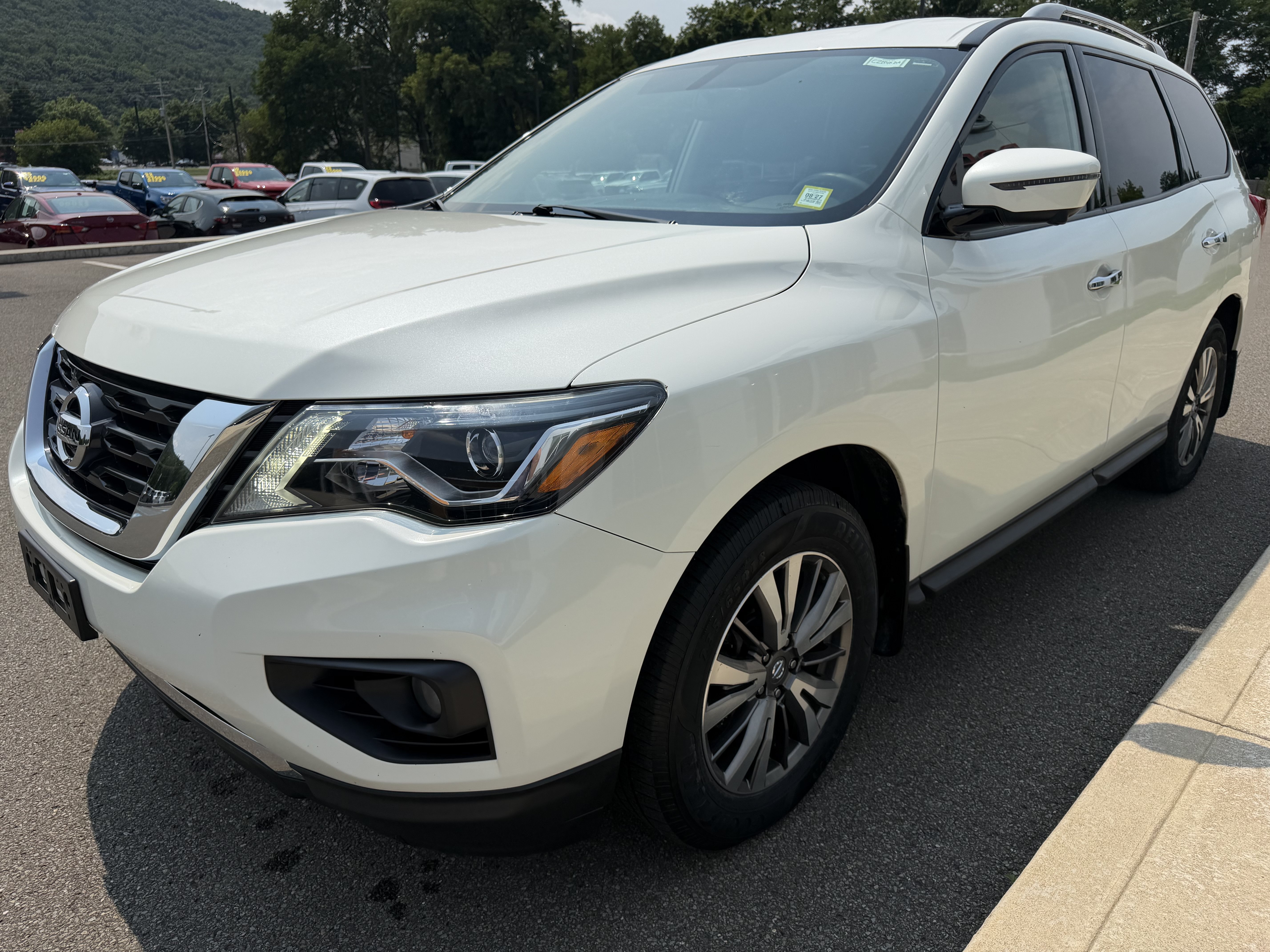Used 2019 Nissan Pathfinder SL w/ Cargo Package AWD/4WD image 1